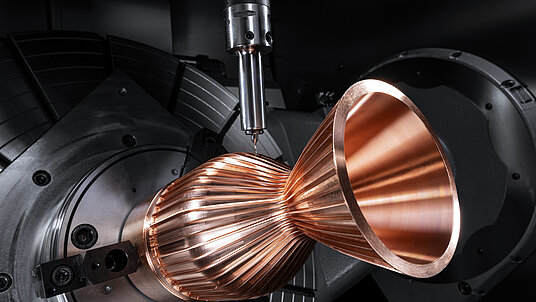 Machining of a Combustion chamber on a HERMLE C 42 MT machining centre