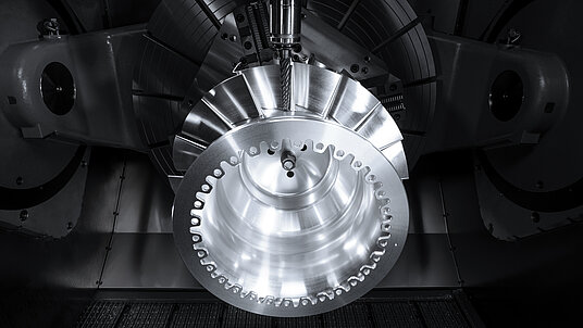 Machining of an Axial compressor on a HERMLE C 52 MT machining centre