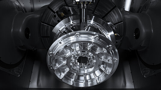 Machining of a Rotor head spacer on a HERMLE machining centre