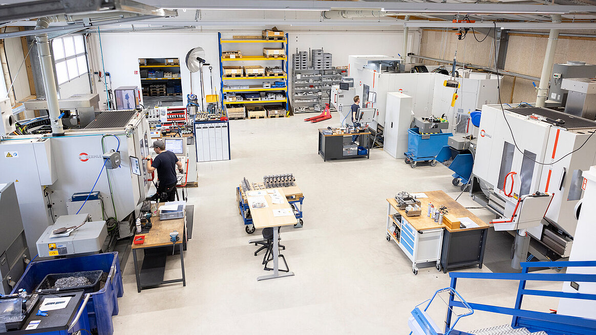 PAWA-Tech manufacturing. PAWA-Tech relies on HERMLE: first with the C 250 U, followed by the C 32 U, and since last year, an automated C 22 U has also been machining components.