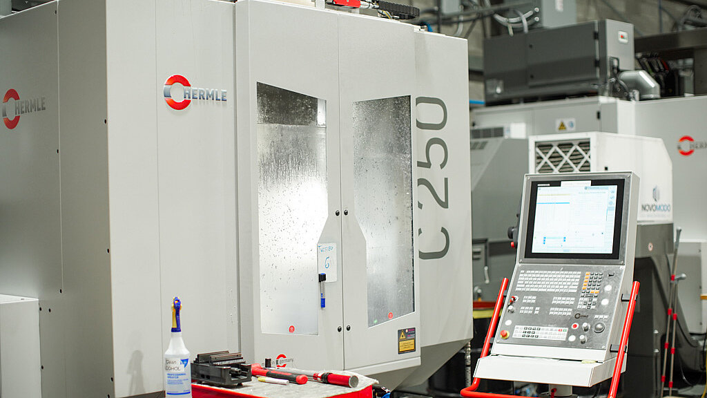 The HERMLE C 250 5-axis CNC machine at Novo Modo in Mount Vernon, Washington.