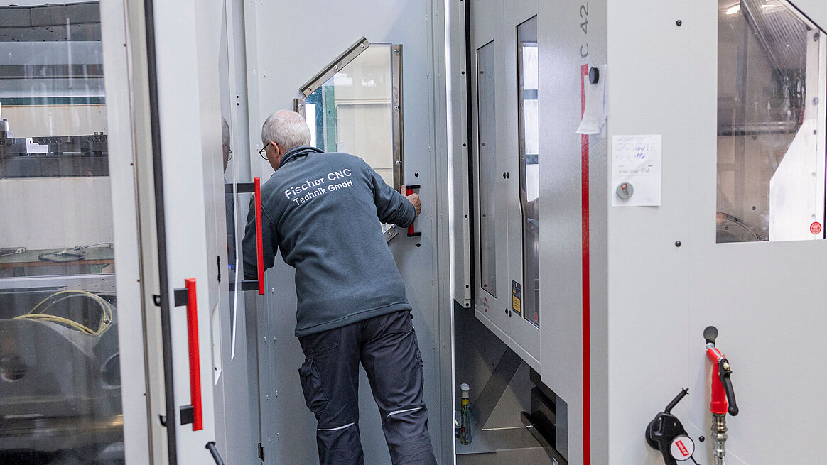 Everything in view: HERMLE handling system HS flex heavy