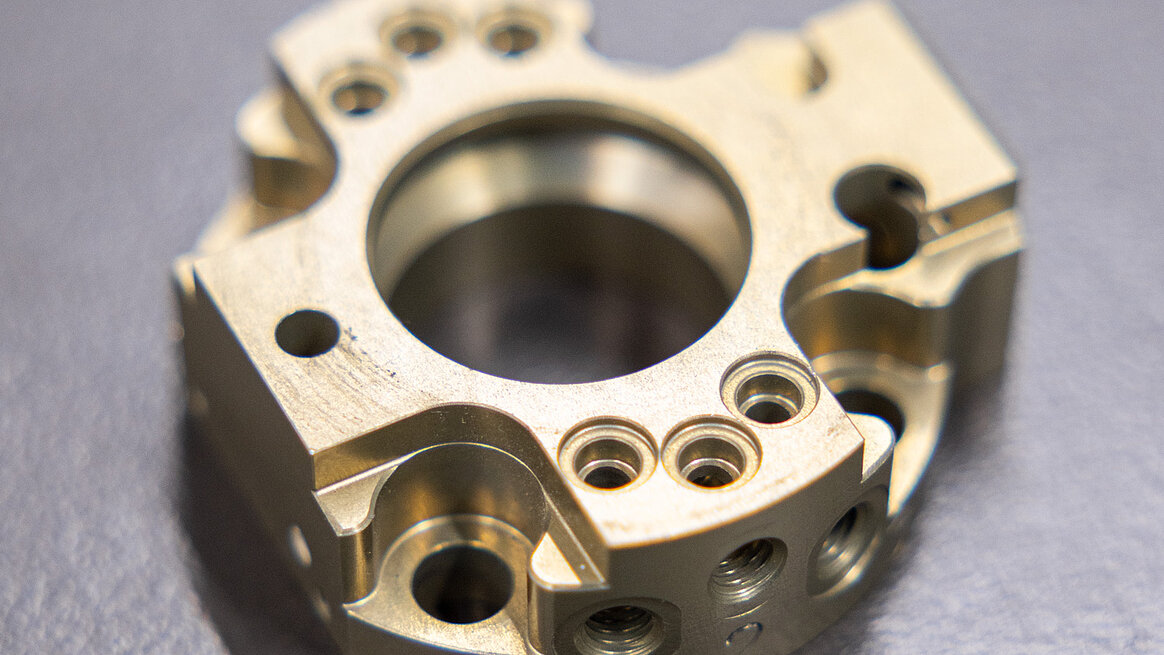 Precise contours, reliable tolerances – HEIM specialises in components for the energy sector, robotics and hydraulics.