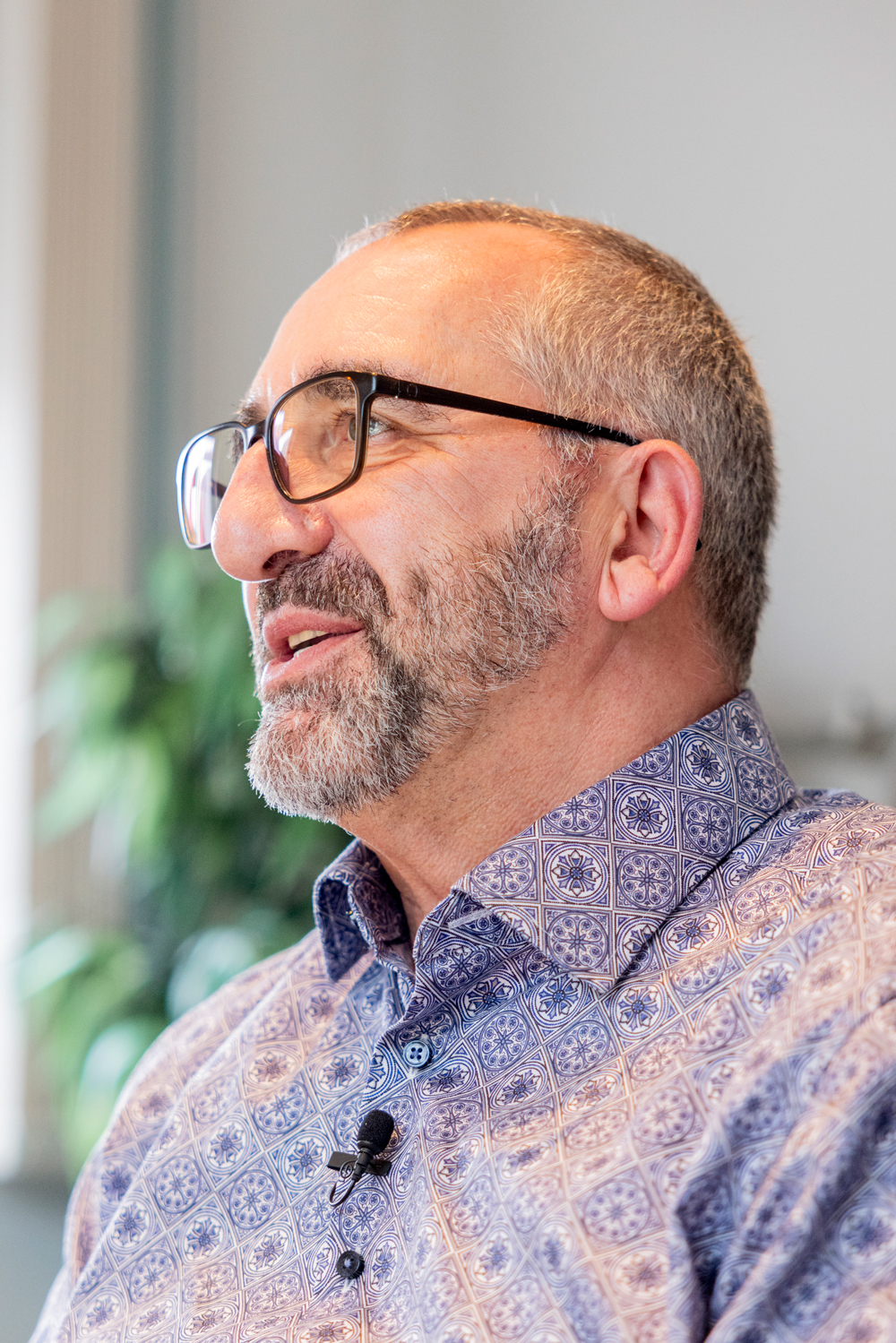 Production manager Volker Manz: “By decoupling the workpiece changeover and runtime, we have been able to significantly increase the number of spindle hours.”